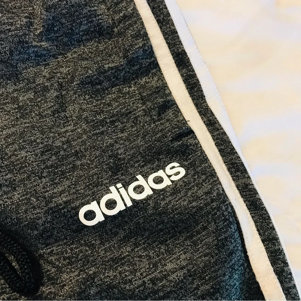 Adidas Men’s 3S Climawarm Sweat Pants Hoggers Black White Gray Men’s Size Medium